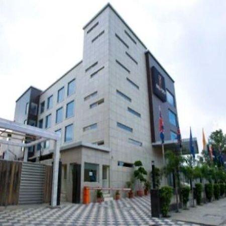 Kings Forth Hotels New Delhi Bagian luar foto