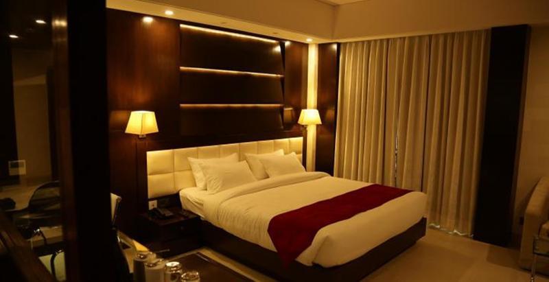 Kings Forth Hotels New Delhi Bagian luar foto